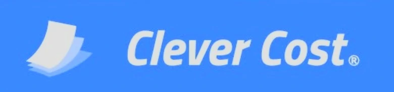 Det oprindelige Clever Cost-logo: hvide stablede papirark og kursivt ordmærke på blå baggrund
